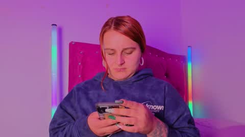 Snapshot of evy_orange1 chatting on 12/03/25, 12:29 EVY online show from 12/03/25, 12:29