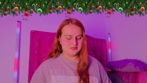 Snapshot of evy_orange1 chatting on 12/05/25, 12:30 EVY online show from 12/05/25, 12:30