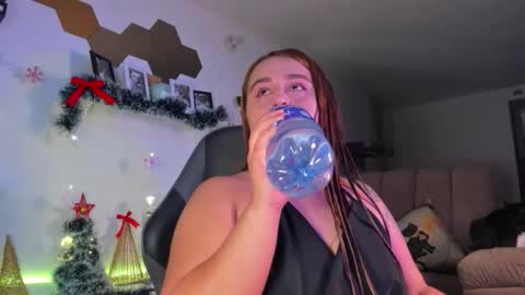 Snapshot of evy_orange1 chatting on 01/12/26, 02:28 EVY online show from 01/12/26, 02:28