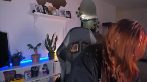 Snapshot of evy_orange1 chatting on 02/03/26, 06:11 EVY online show from 02/03/26, 06:11