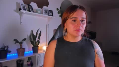 Snapshot of evy_orange1 chatting on 02/05/26, 12:26 EVY online show from 02/05/26, 12:26