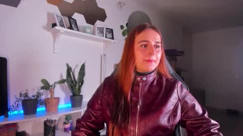 Snapshot of evy_orange1 chatting on 02/09/26, 04:27 EVY online show from 02/09/26, 04:27