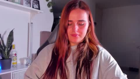 Snapshot of evy_orange1 chatting on 02/10/26, 02:48 EVY online show from 02/10/26, 02:48