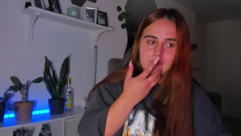 Snapshot of evy_orange1 chatting on 02/11/26, 02:49 EVY online show from 02/11/26, 02:49