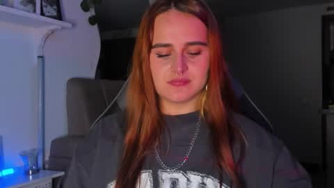 Snapshot of evy_orange1 chatting on 02/14/26, 04:53 EVY online show from 02/14/26, 04:53