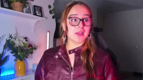 Snapshot of evy_orange1 chatting on 02/26/26, 03:49 EVY online show from 02/26/26, 03:49