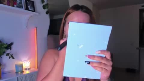 Snapshot of evy_orange1 chatting on 03/03/26, 11:10 EVY online show from 03/03/26, 11:10