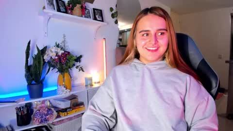 Snapshot of evy_orange1 chatting on 03/05/26, 12:39 EVY online show from 03/05/26, 12:39