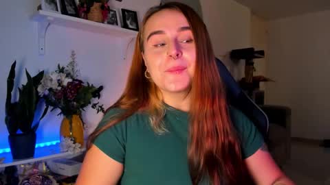 Snapshot of evy_orange1 chatting on 03/06/26, 01:02 EVY online show from 03/06/26, 01:02