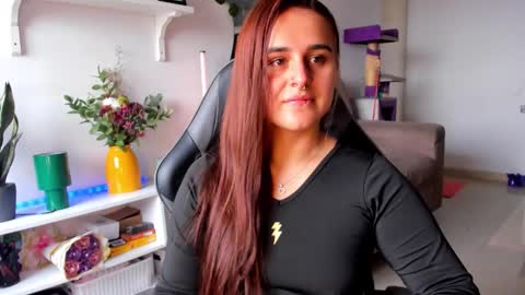 Snapshot of evy_orange1 chatting on 03/16/26, 03:27 EVY online show from 03/16/26, 03:27