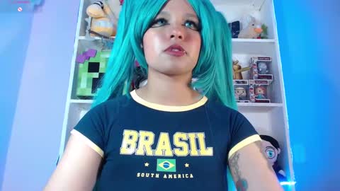 Snapshot of evybubbles_ chatting on 12/15/24, 03:24 Im Evy online show from 12/15/24, 03:24