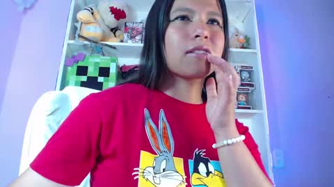 Snapshot of evybubbles_ chatting on 12/23/24, 04:50 Im Evy online show from 12/23/24, 04:50