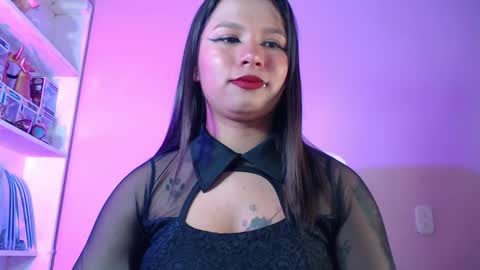 Snapshot of evybubbles_ chatting on 01/19/25, 01:21 Im Evy online show from 01/19/25, 01:21