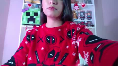 Snapshot of evybubbles_ chatting on 02/16/25, 12:52 Im Evy online show from 02/16/25, 12:52