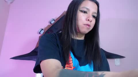 Snapshot of evybubbles_ chatting on 10/01/25, 05:41 Im Evy online show from 10/01/25, 05:41