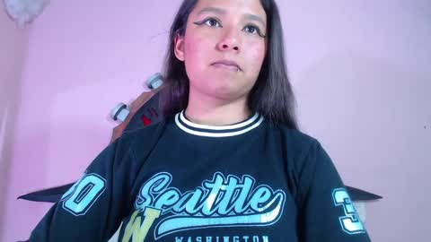 Snapshot of evybubbles_ chatting on 10/17/25, 04:53 Im Evy online show from 10/17/25, 04:53