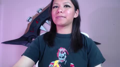 Snapshot of evybubbles_ chatting on 11/23/25, 05:57 Im Evy online show from 11/23/25, 05:57