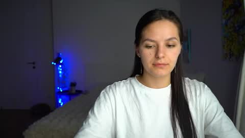 ewelynscott online show from 11/30/25, 11:09