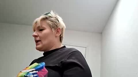 excitmama online show from 03/01/26, 11:40