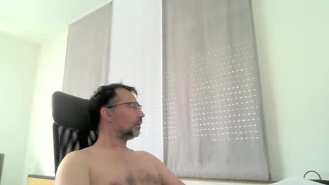Snapshot of exhibit77 chatting on 06/08/26, 02:17 exhibit77 online show from 06/08/26, 02:17