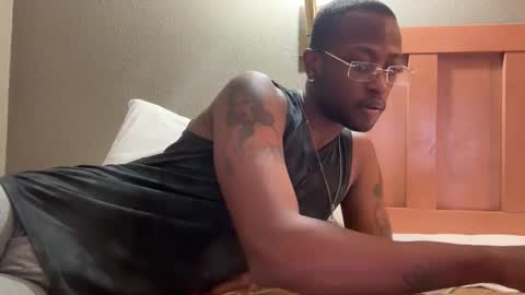 Snapshot of exhibitionvoyeurlive chatting on 11/09/25, 06:01 exhibitionvoyeurlive online show from 11/09/25, 06:01