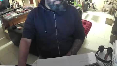 Gio online show from 11/17/25, 10:37