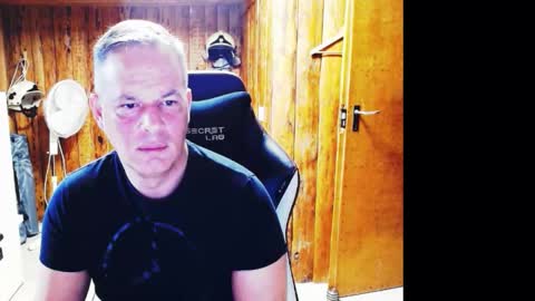 Snapshot of exibe1219 chatting on 12/20/24, 11:32 exibe1219 online show from 12/20/24, 11:32