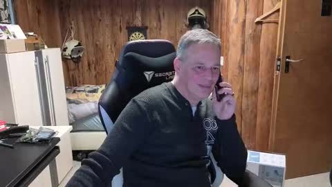 Snapshot of exibe1219 chatting on 01/13/25, 03:36 exibe1219 online show from 01/13/25, 03:36