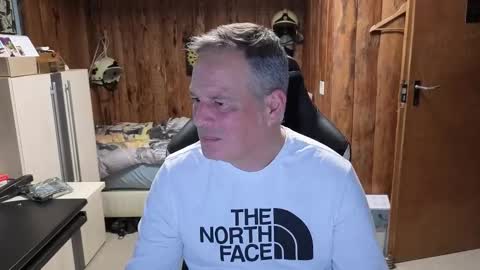 Snapshot of exibe1219 chatting on 01/22/25, 02:14 exibe1219 online show from 01/22/25, 02:14