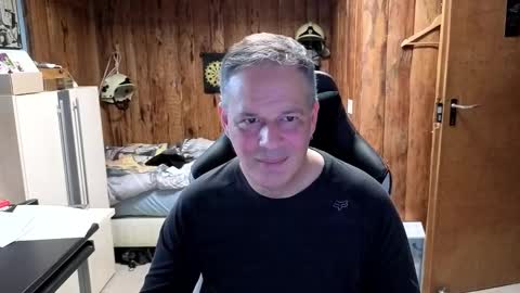 Snapshot of exibe1219 chatting on 02/03/25, 01:40 exibe1219 online show from 02/03/25, 01:40