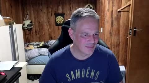 Snapshot of exibe1219 chatting on 02/22/25, 04:09 exibe1219 online show from 02/22/25, 04:09