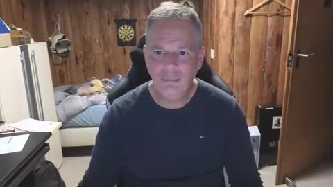 Snapshot of exibe1219 chatting on 09/25/25, 03:05 exibe1219 online show from 09/25/25, 03:05