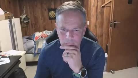 Snapshot of exibe1219 chatting on 10/19/25, 10:27 exibe1219 online show from 10/19/25, 10:27