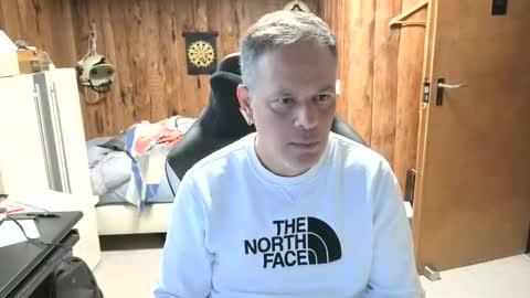 Snapshot of exibe1219 chatting on 10/23/25, 12:48 exibe1219 online show from 10/23/25, 12:48