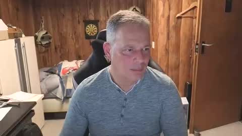 Snapshot of exibe1219 chatting on 11/05/25, 11:10 exibe1219 online show from 11/05/25, 11:10