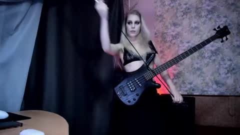 my real name is Irene but Exo is oke too  online show from 09/08/25, 09:36