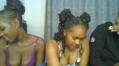 Snapshot of exotic_cutiee chatting on 04/21/26, 02:51 exotic_cutiee online show from 04/21/26, 02:51