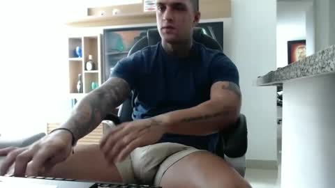 Snapshot of exotic_dude chatting on 01/31/25, 04:17 camilo online show from 01/31/25, 04:17