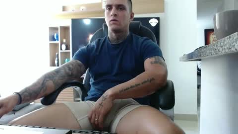 Snapshot of exotic_dude chatting on 01/31/25, 07:40 camilo online show from 01/31/25, 07:40