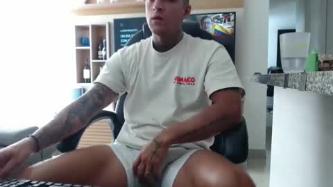 Snapshot of exotic_dude chatting on 03/31/26, 02:06 camilo online show from 03/31/26, 02:06