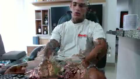 Snapshot of exotic_dude chatting on 04/15/26, 09:15 camilo online show from 04/15/26, 09:15