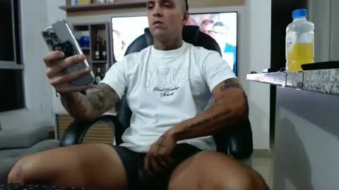 Snapshot of exotic_dude chatting on 06/01/26, 12:45 camilo online show from 06/01/26, 12:45