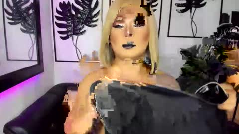 Snapshot of exotic_lindsay chatting on 06/02/26, 05:15 Lindsay online show from 06/02/26, 05:15