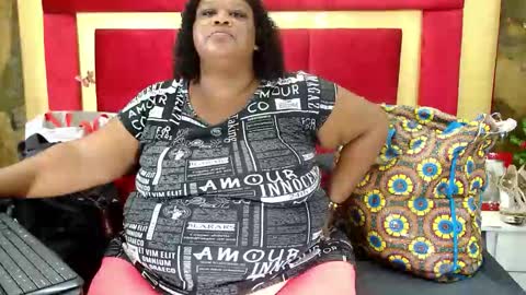 Snapshot of exoticbigmandx chatting on 11/27/25, 08:55 Mandy online show from 11/27/25, 08:55