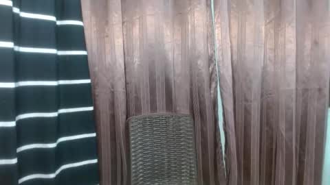 jenny  Laiza online show from 09/24/25, 05:38