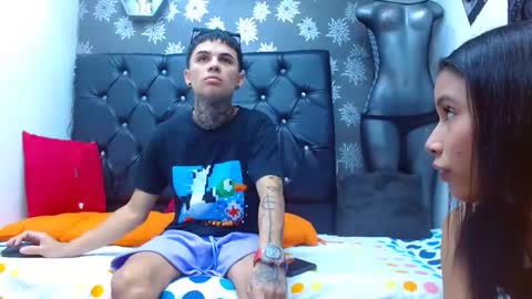 Snapshot of exotichot_couple chatting on 01/08/25, 01:32 exotichot_couple online show from 01/08/25, 01:32