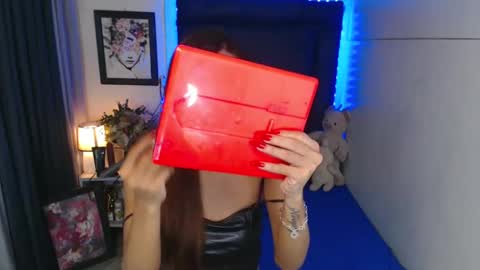 Snapshot of exotickatt chatting on 12/24/24, 10:11 KaT online show from 12/24/24, 10:11