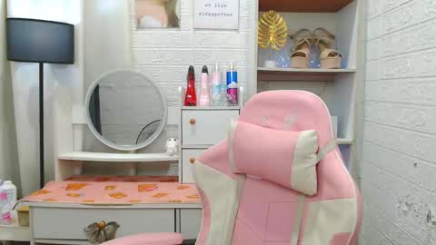 exotictssavie online show from 10/20/25, 04:18