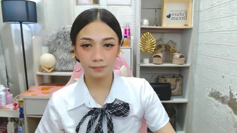 exotictssavie online show from 02/05/26, 08:35