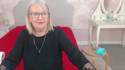 Snapshot of experiencedalana chatting on 04/18/26, 08:20 Alana online show from 04/18/26, 08:20